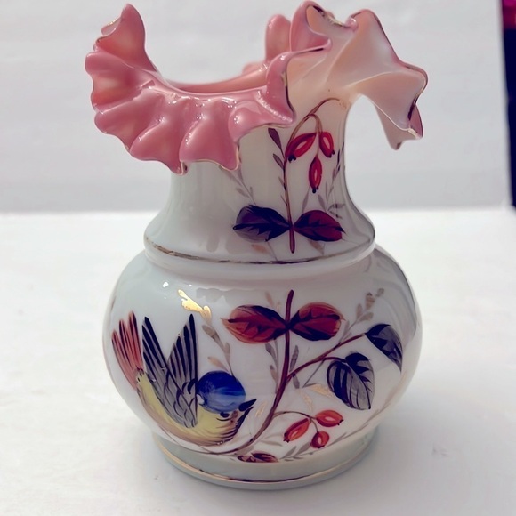 British Stourbridge Glass Pink Cased Crimped Vase Decorated Bird & Flower c.1880 - Picture 1 of 8